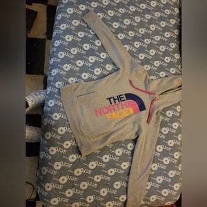 North face pull over